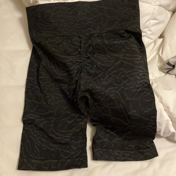 Gymshark biker shorts - Picture 2 of 3